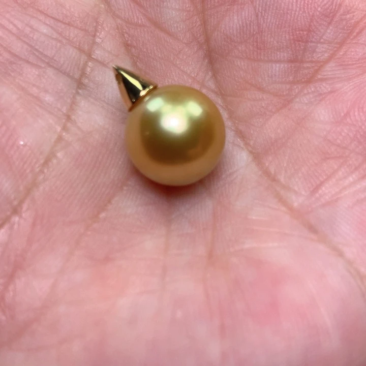 颈饰18K金镶嵌海水珍珠