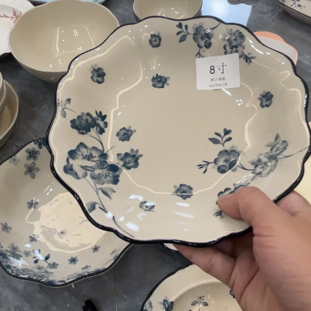 陶瓷微瑕餐具介意勿拍，满18飞！