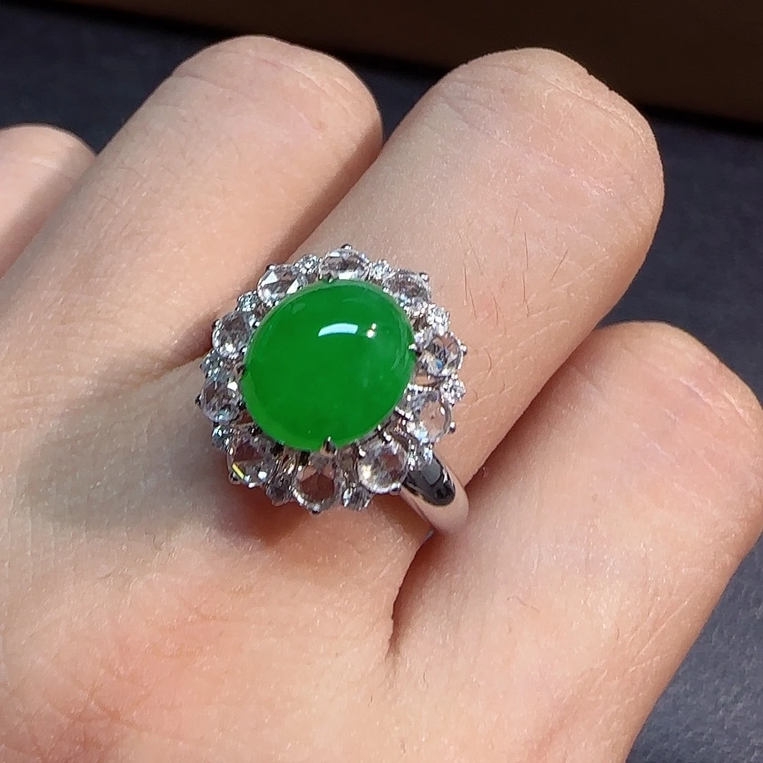 翡翠18K金镶嵌戒指蛋面