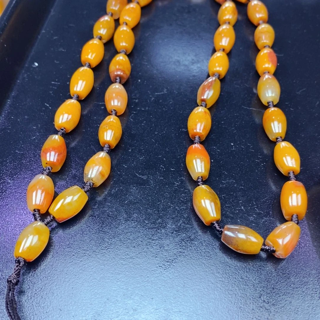 石英质玉（黄龙玉）未镶嵌颈饰