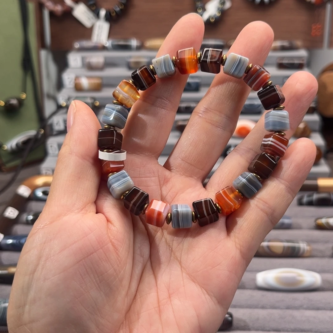 兮***子玛瑙/玉髓合金颈饰