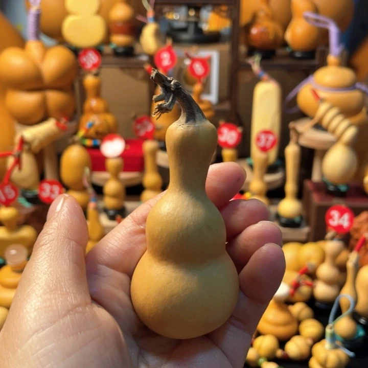 葫***儿哈吉克鲁亚纳箱子