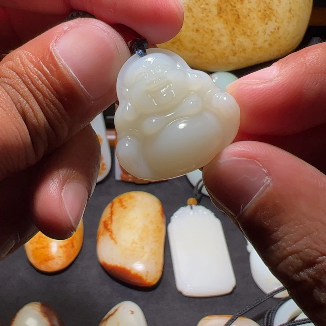 和田玉未镶嵌颈饰