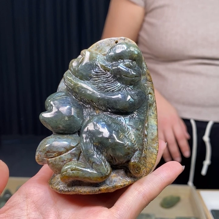 岫岩河磨玉（透闪石质玉）颈饰未镶嵌