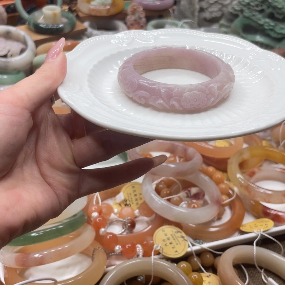 石英质玉手镯未镶嵌