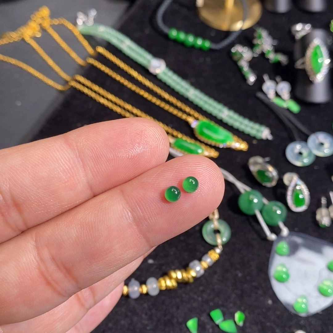 翡翠裸石葡*浓绿蛋面1对