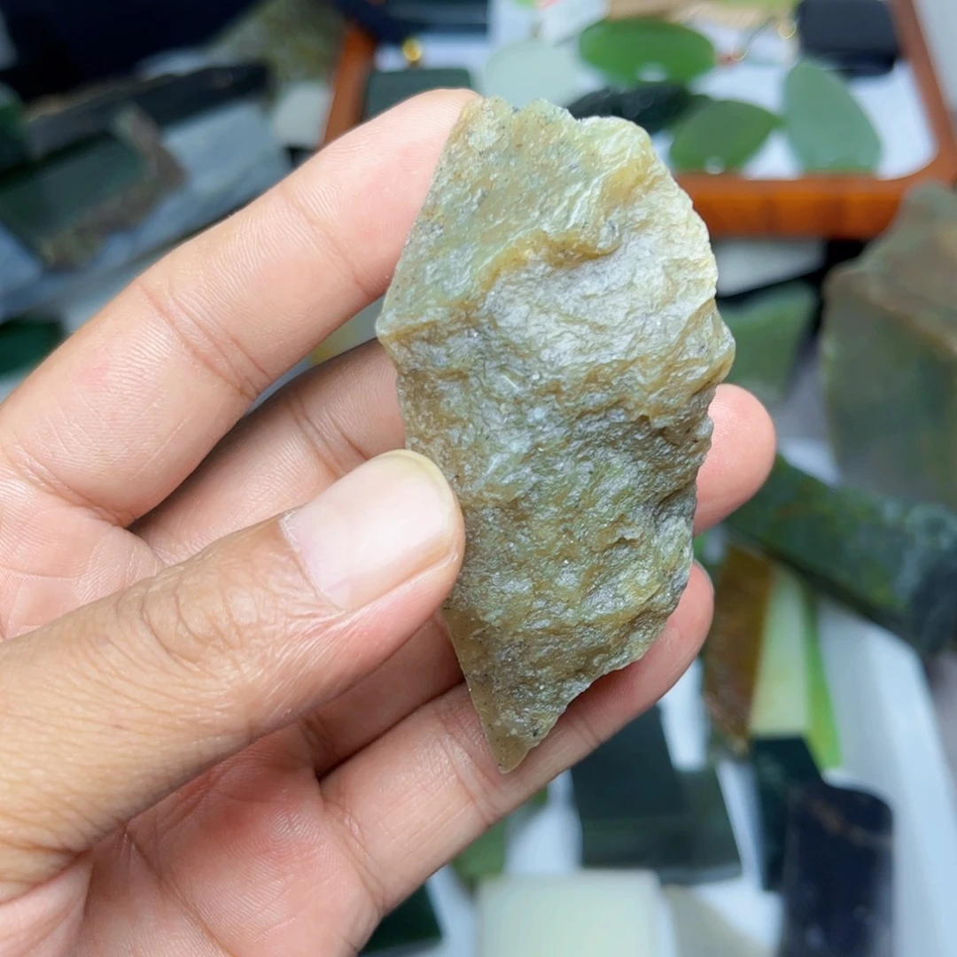 未镶嵌和田玉（糖玉）珠宝半成品