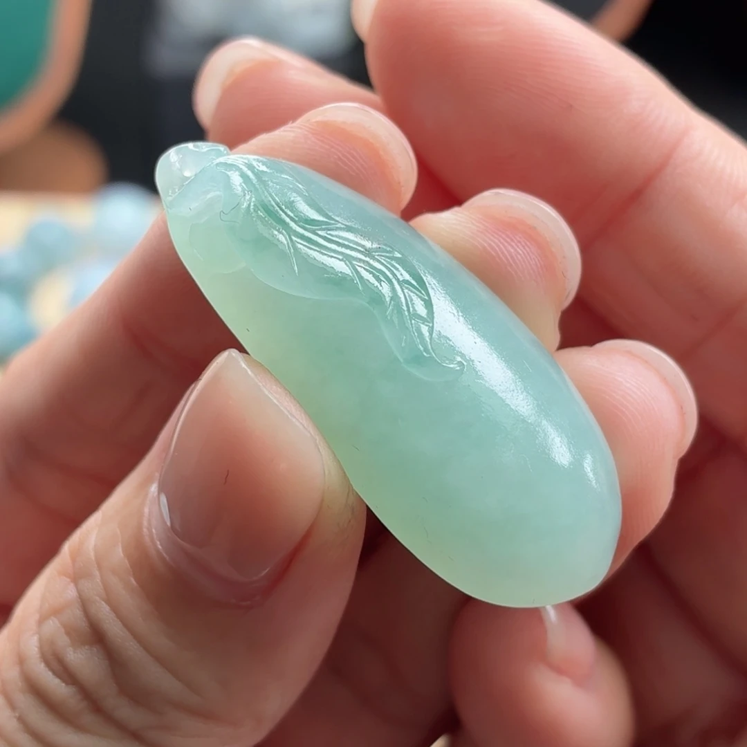 翡翠未镶嵌颈饰天然A货翡翠