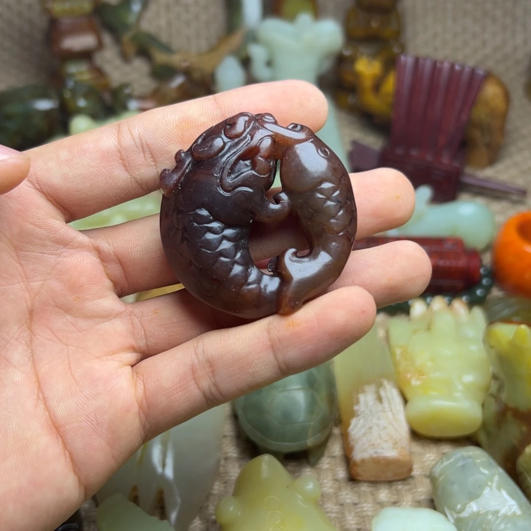 未镶嵌蛇纹石玉颈饰