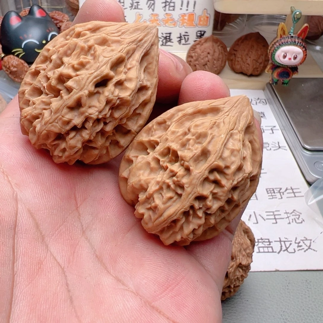 孙***翌吊坠文玩核桃40尺鸡心