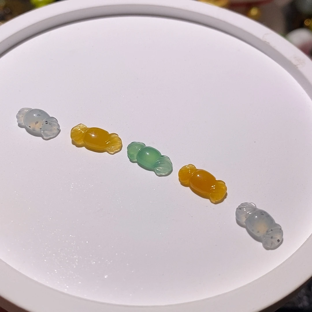 翡翠未镶嵌颈饰糖果5颗