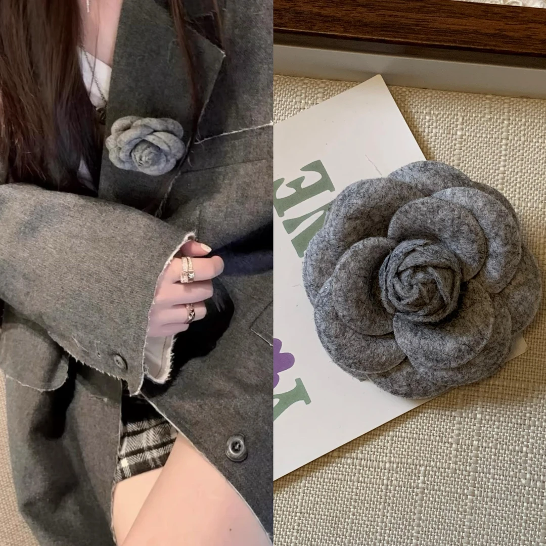 高级感灰色山茶花朵胸针尼布高端胸花甜酷精致小香衣服配饰女别针