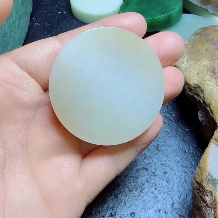 和田玉（糖玉）未镶嵌珠宝奇石海**林