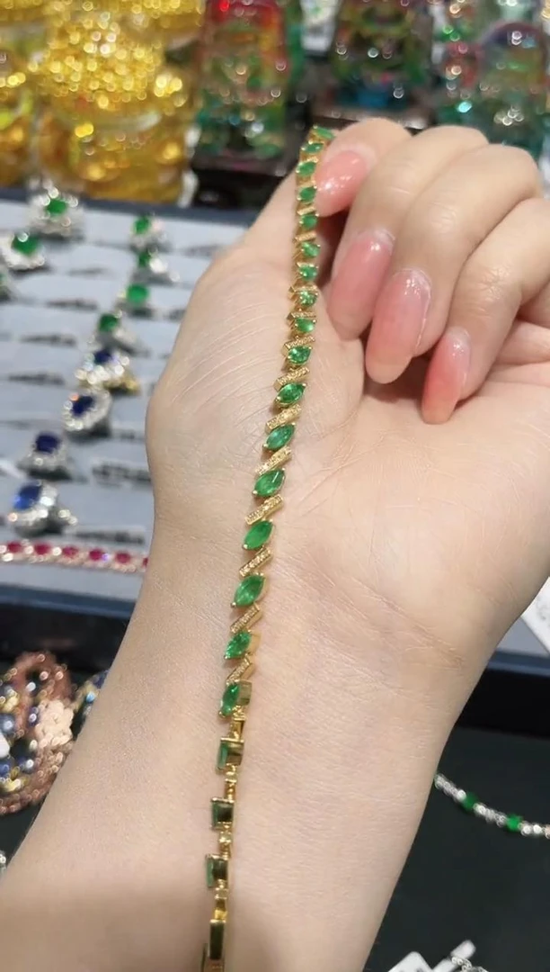 18K金镶嵌天然祖母绿手链