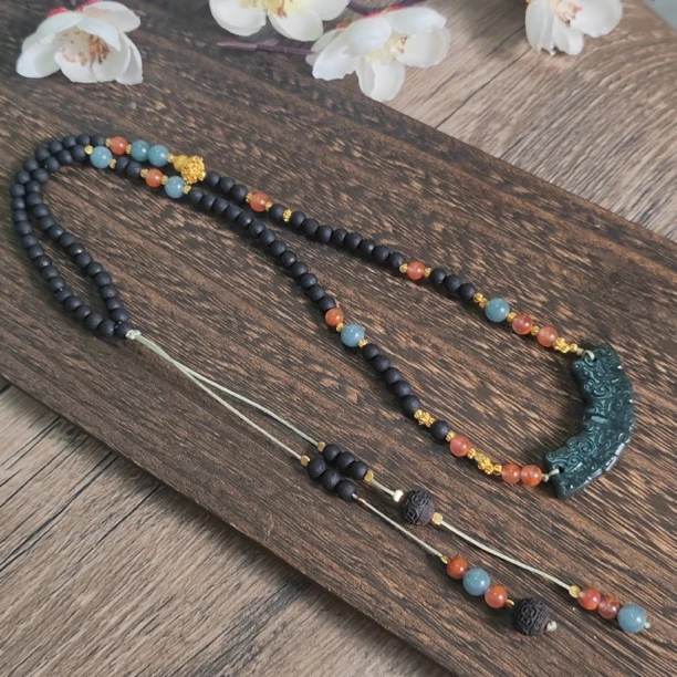 龙壁吟风 降真香和田玉塔青龙璧纹南红翡翠项链