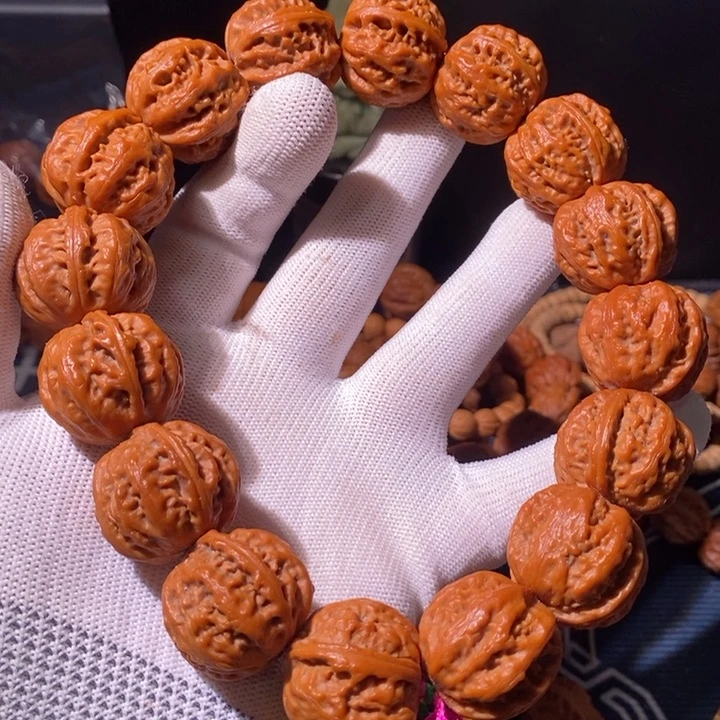 手串文玩核桃……36
