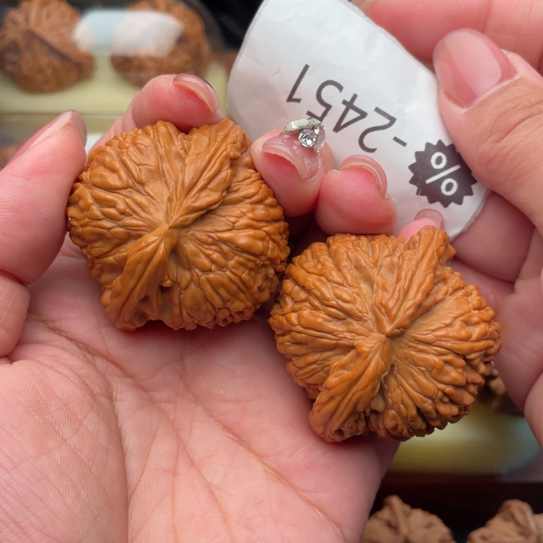 文玩核桃把件46头货球白