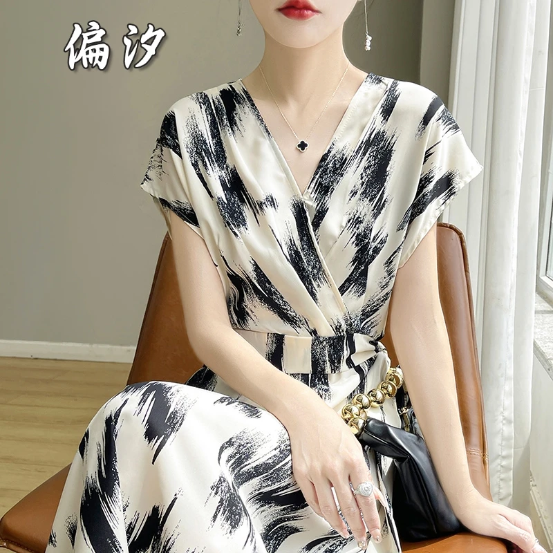 2025高端大气新款裙子洋气质高贵长裙印花雪纺显瘦V领印花连衣裙