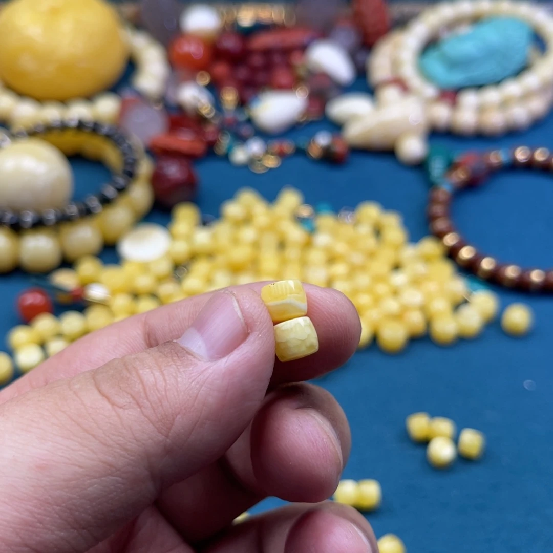 琥珀未镶嵌珠宝奇石46