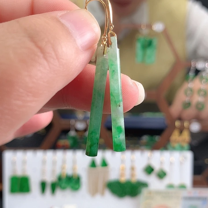 翡翠18K金镶嵌耳饰耳饰