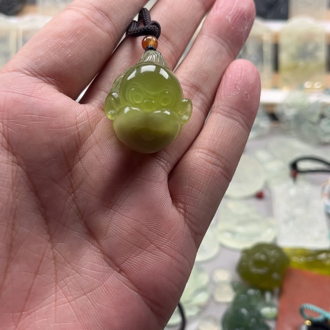 未镶嵌蛇纹石玉颈饰