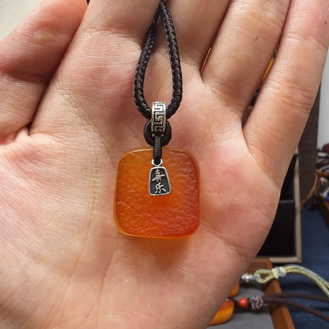 蜜蜡未镶嵌吊坠(赠链)