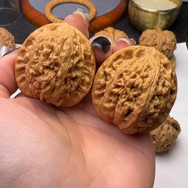 文玩核桃把件静望月39