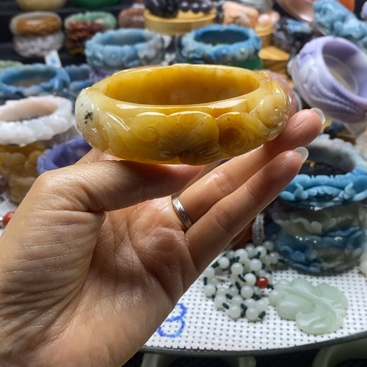 石英质玉手镯未镶嵌