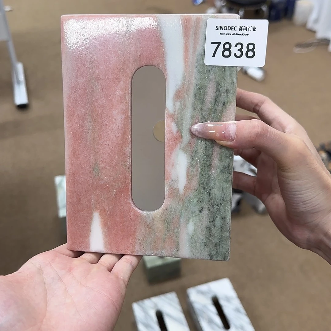 小**尼7838 宝格丽粉纸巾盒