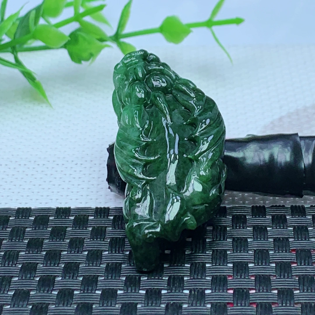 缅甸天然A货翡翠 辣绿飞天貔貅吊坠 尺寸；48*21.3*8.3mm