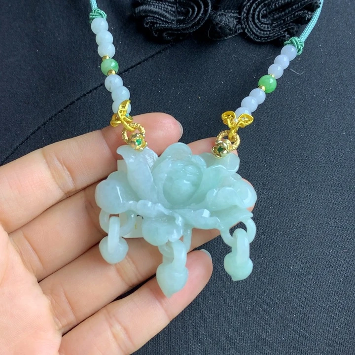 翡翠颈饰未镶嵌翡翠