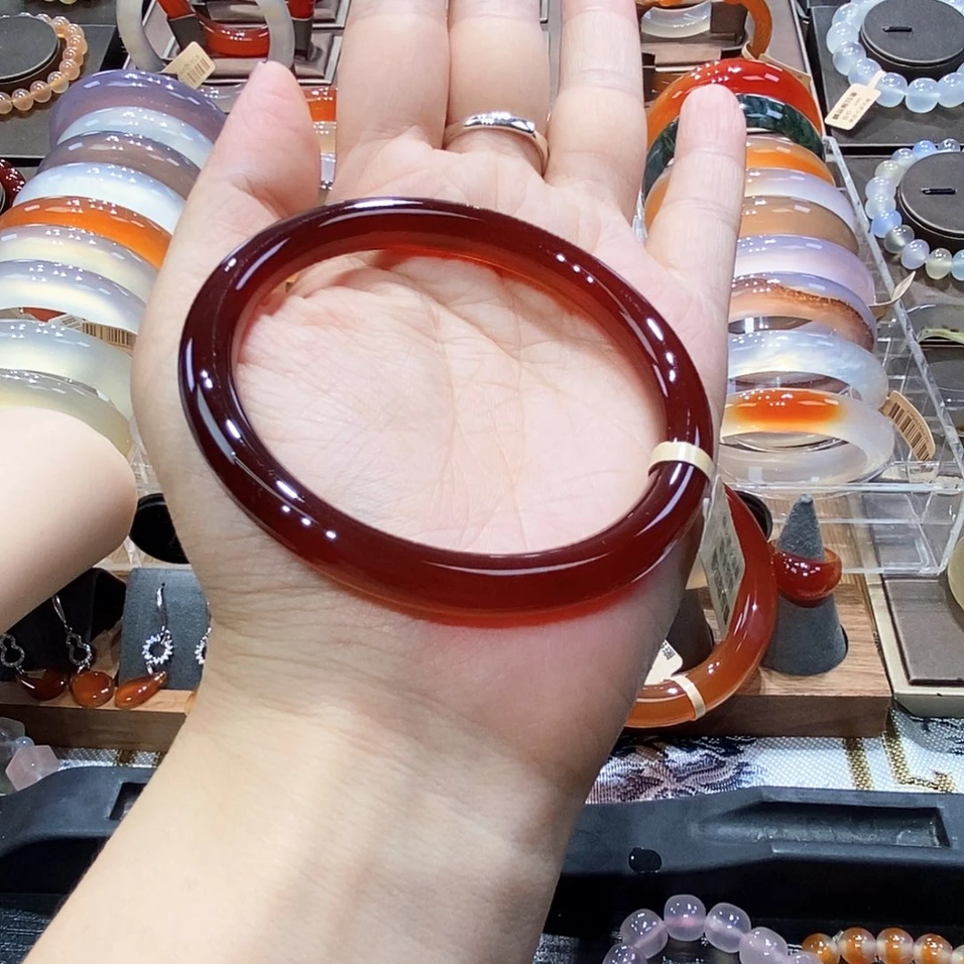 安***然玛瑙/玉髓手镯未镶嵌