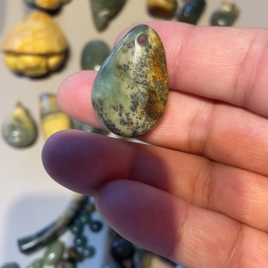 和田玉未镶嵌挂件