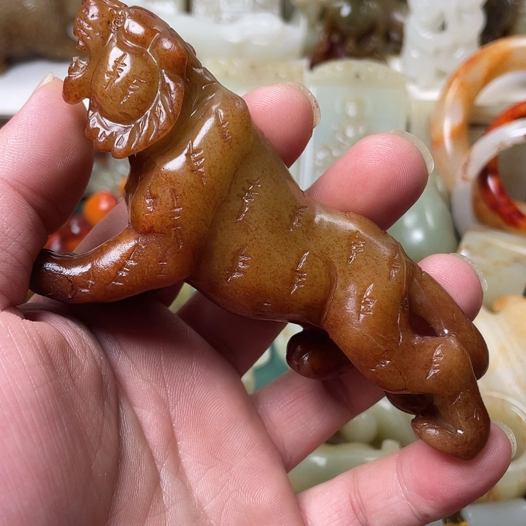 享***光和田玉未镶嵌颈饰