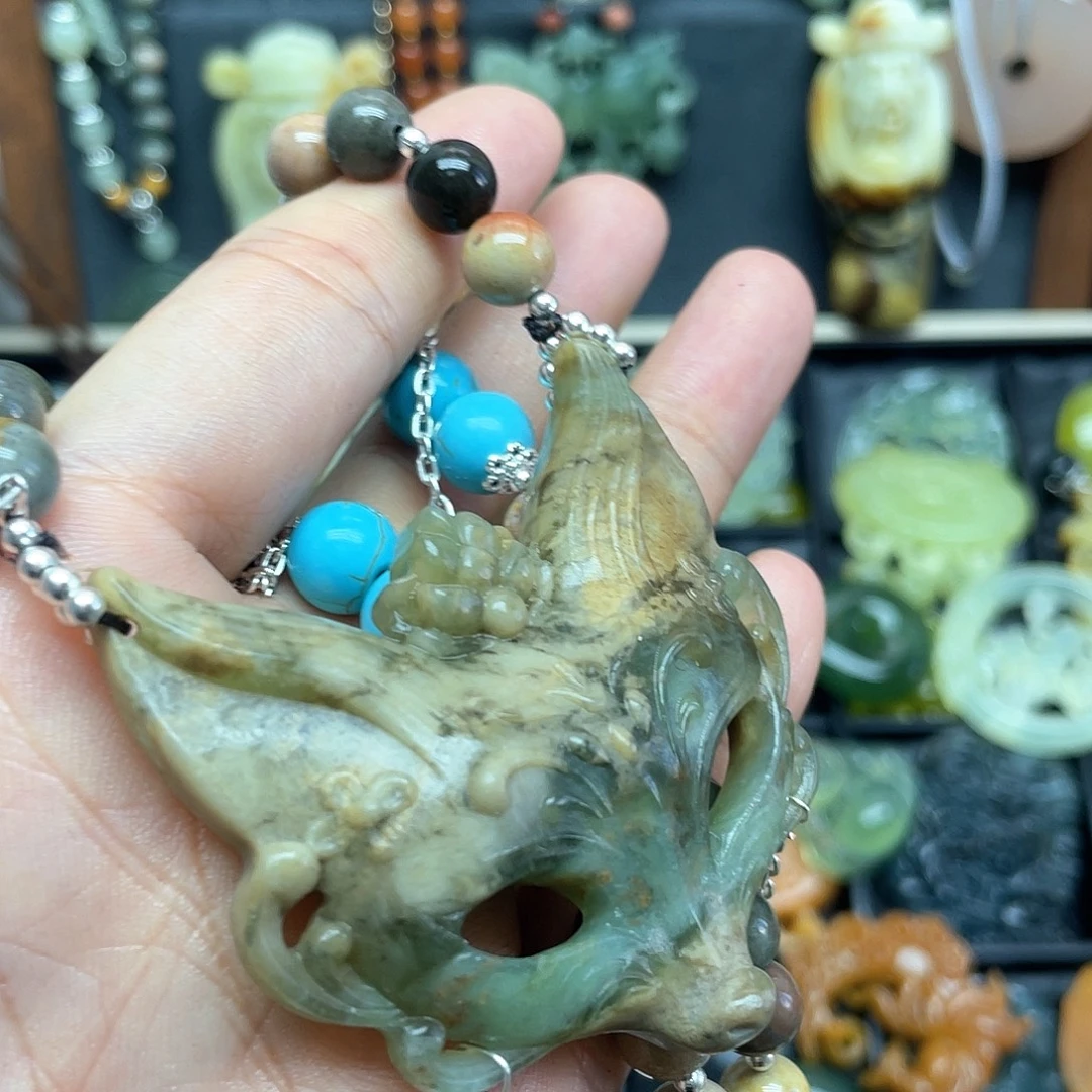 未镶嵌蛇纹石玉颈饰