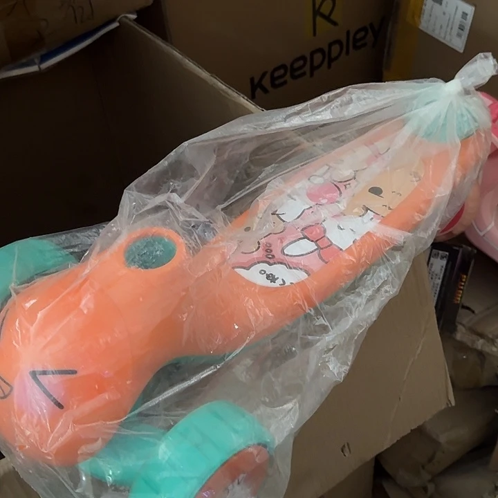 塑料带座椅米高车卡通色