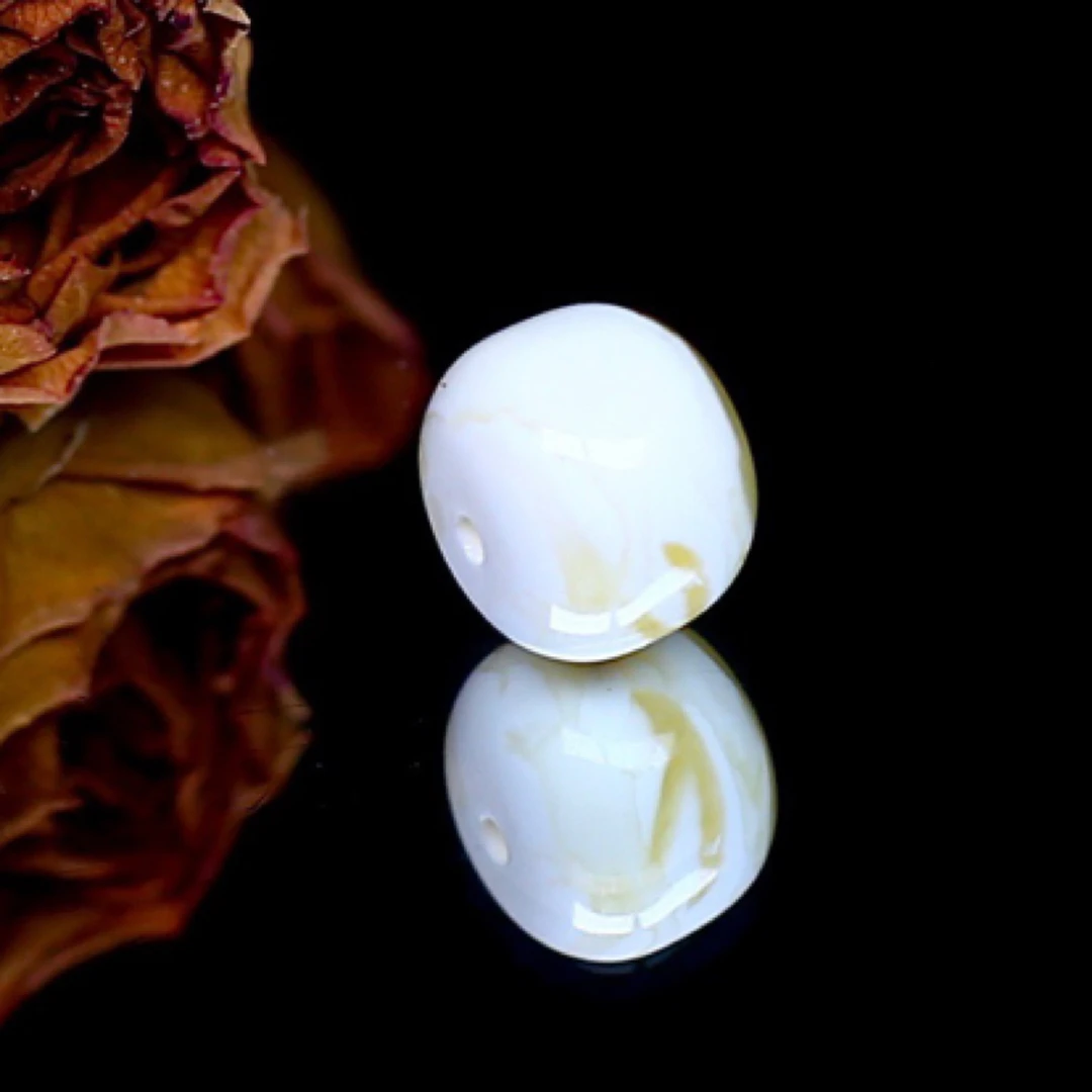 10.1*8mm俄料瓷金白墩子，非常值，品质完美