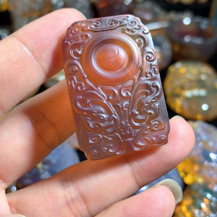 琥珀颈饰未镶嵌八卦仿古