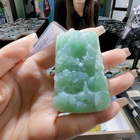 颈饰未镶嵌翡翠一个