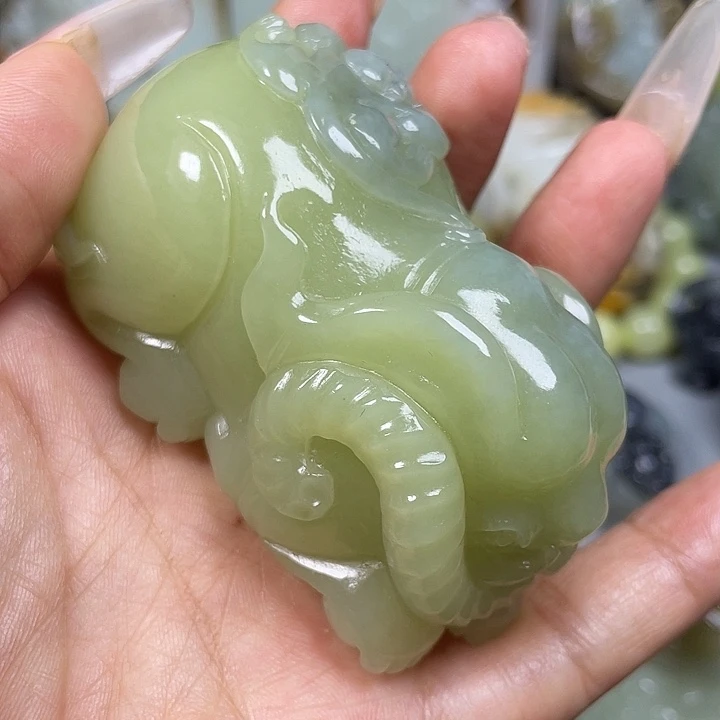 温***玉和田玉未镶嵌颈饰