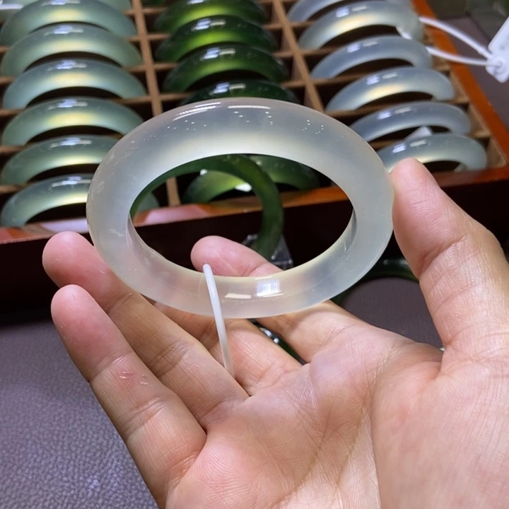 未镶嵌蛇纹石玉手镯56