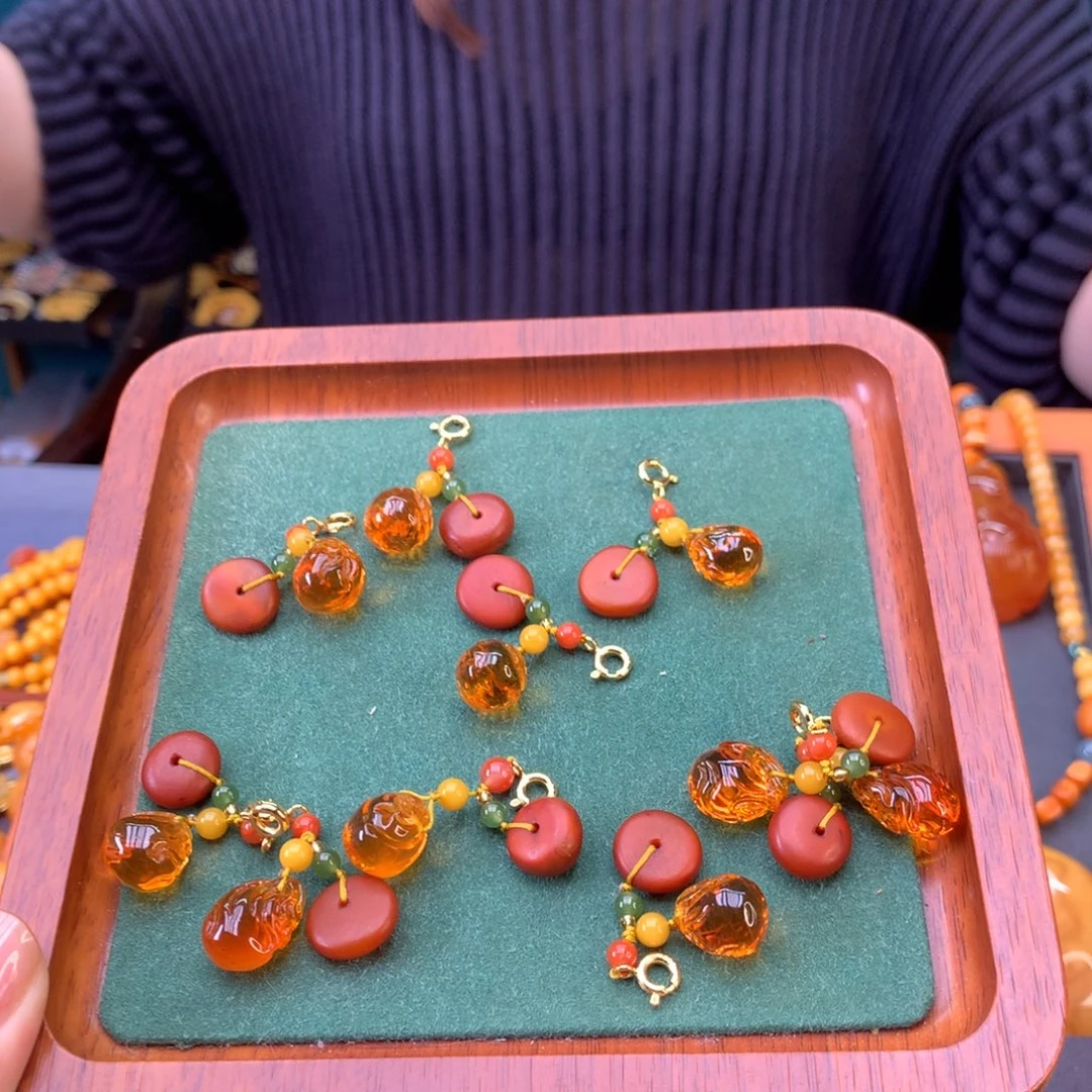 琥珀未镶嵌吊坠(不含链)多样性发一