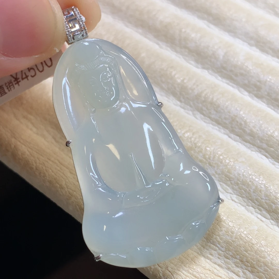 颈饰18K金镶嵌翡翠