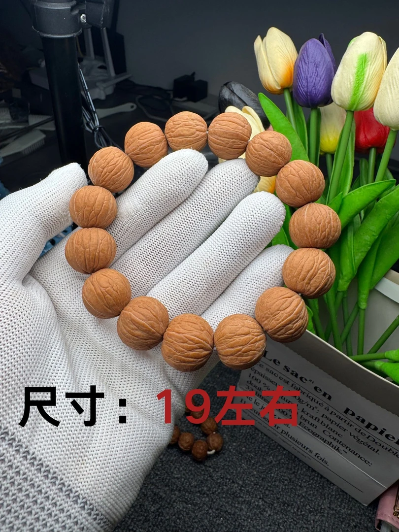 猴头核桃聚宝盆巨无霸原皮原色 尺寸19左右，原皮原色，高端毕业