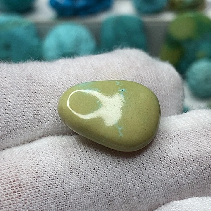 未镶嵌绿松石天然原矿 带武汉地大证书