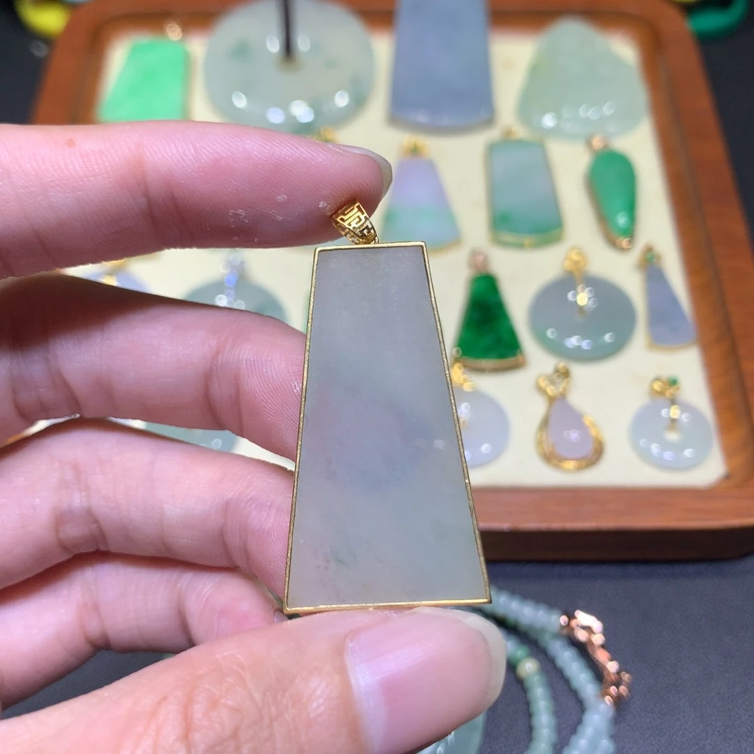 翡翠18K金镶嵌吊坠(不含链)