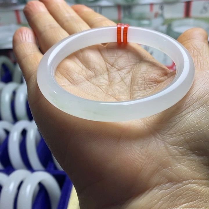 石英质玉（天山翠）未镶嵌手镯