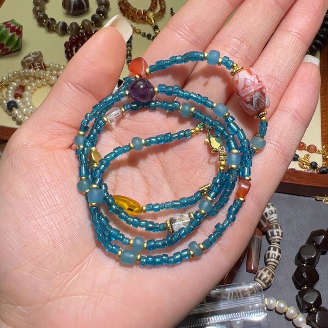 琉璃颈饰各种各样的