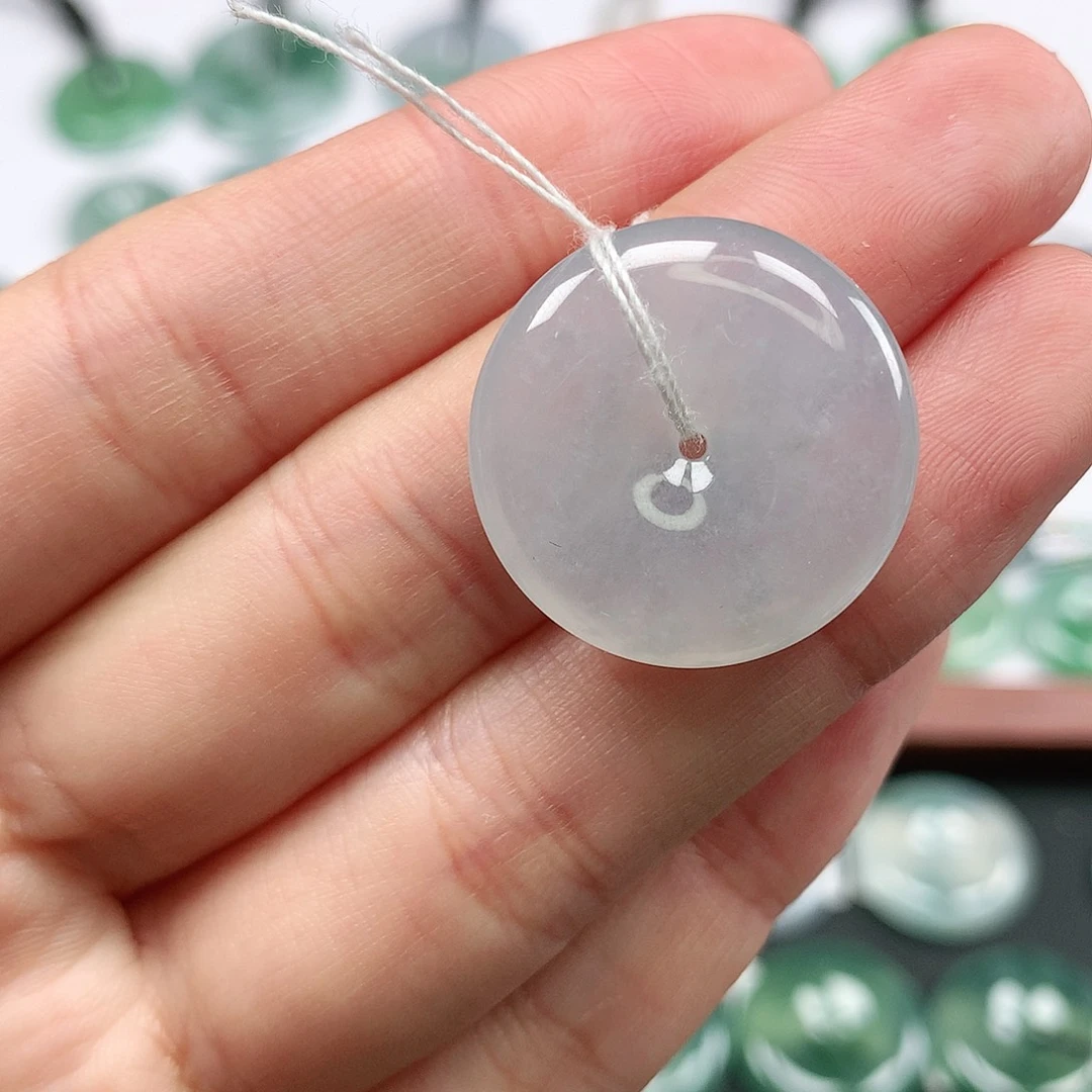 翡翠颈饰未镶嵌平安