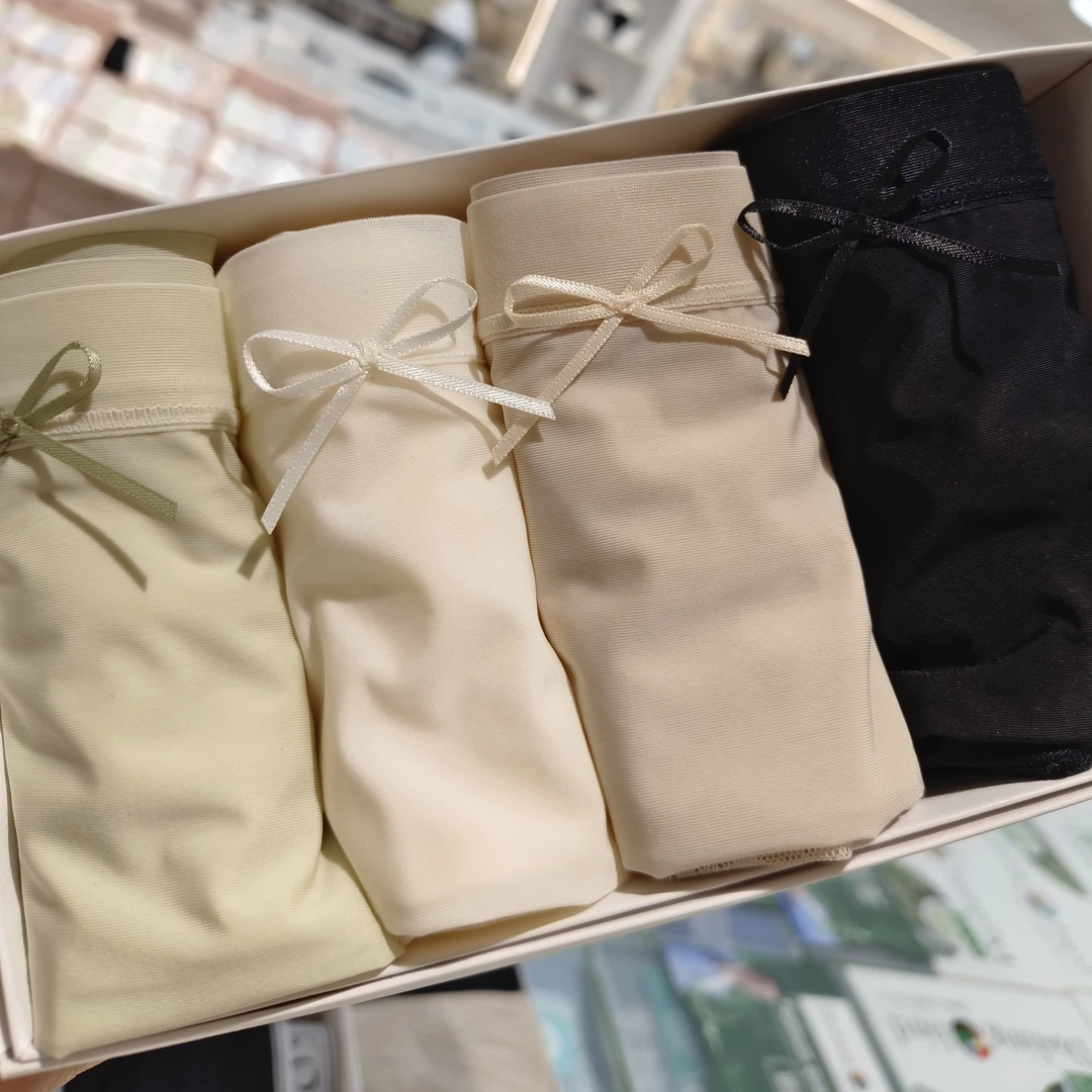 夏季中腰蚕丝女士内裤轻薄透气舒适包臀三角裤